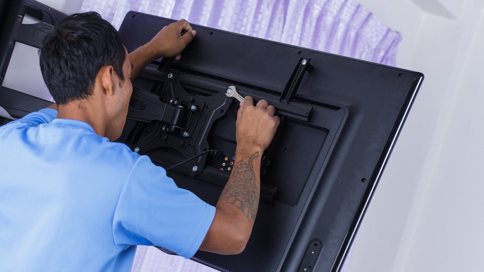 2 electro-banda-servicio-tecnico-oficial-reparacion-gama-marron-porteros-antenas-electricidad-seguridad-samsung-grundig-golmar-huelva